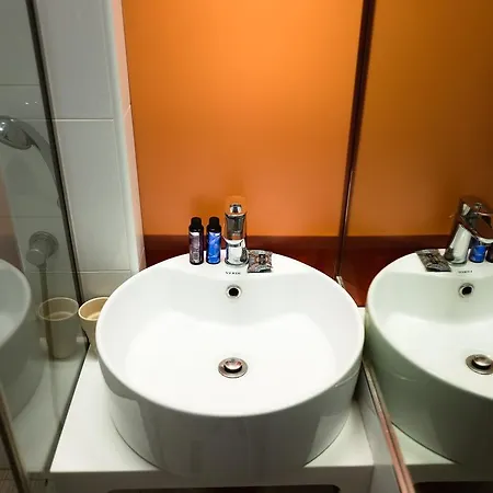 Victoria Hotel 3*