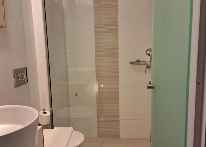 Victoria Hotel 3*